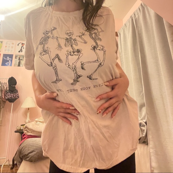 Urban outfitters t shirt! - Picture 2 of 2